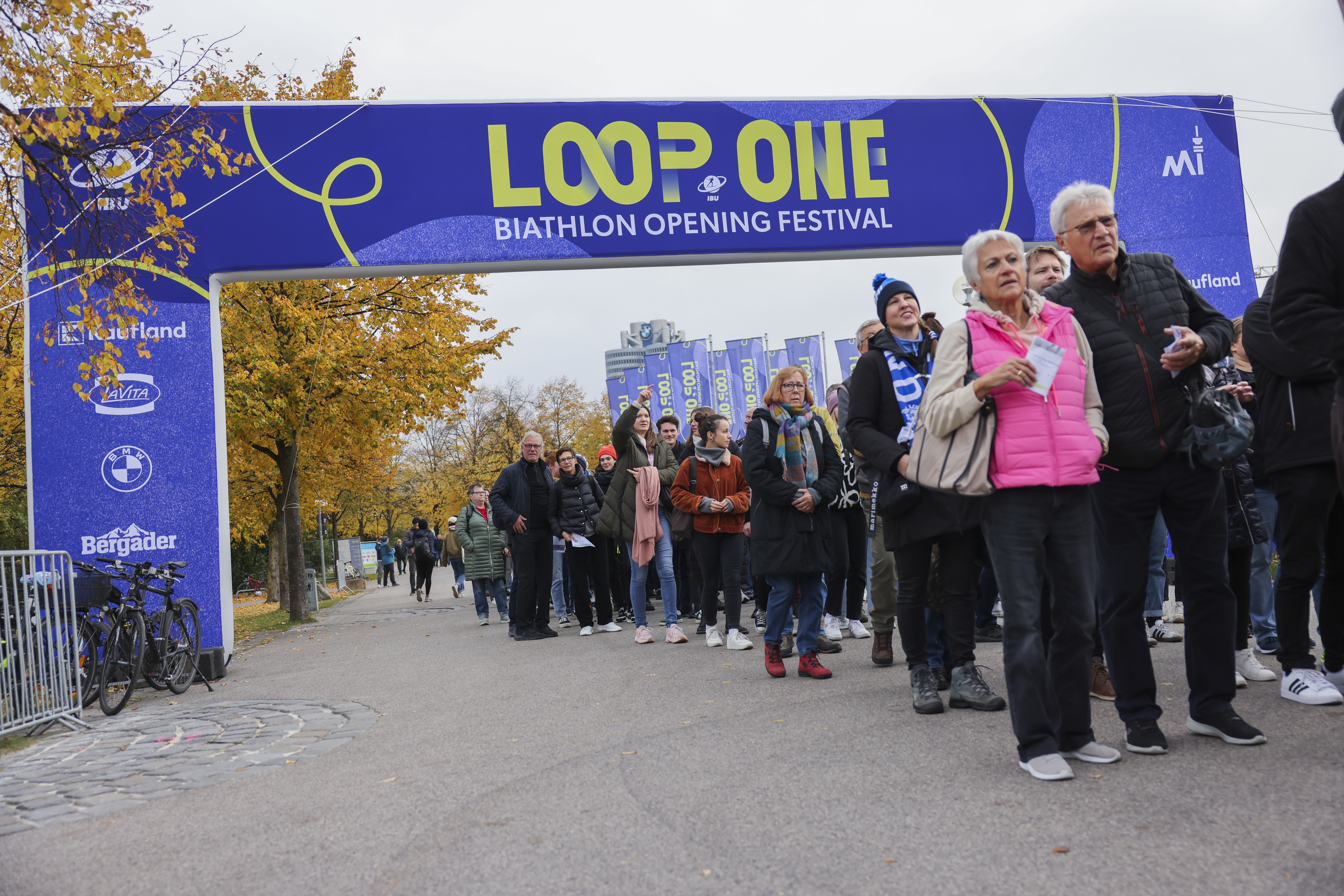 19.10.2025, Munich, Germany (GER):
Event Feature: Fans at the entrance - Loop One Festival, Fan Activities - Munich (GER). www.biathlonworld.com. © Manzoni/IBU. Handout picture by the International Biathlon Union. For editorial use only. Resale or distribution is prohibited.